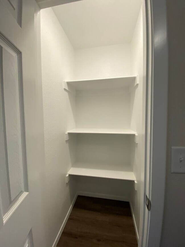Building Photo - *Pre-leasing* Three Bedroom | Two Bathroom...