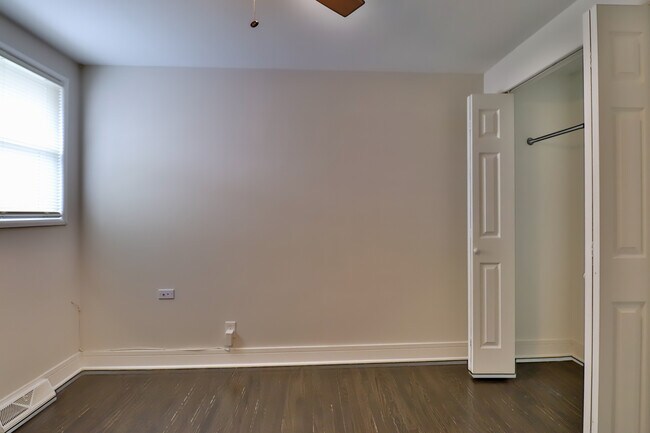 Building Photo - 16039 Marian Dr