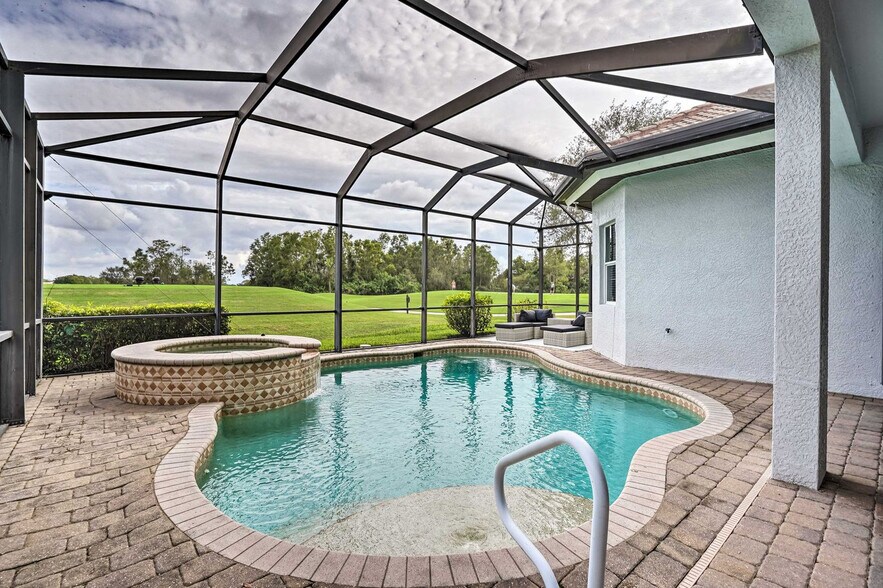 Building Photo - 6096 Dogleg Dr