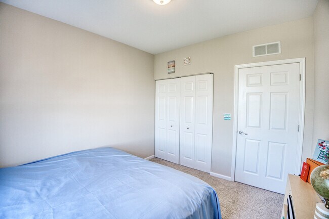 Building Photo - 7520 Claridge Dr