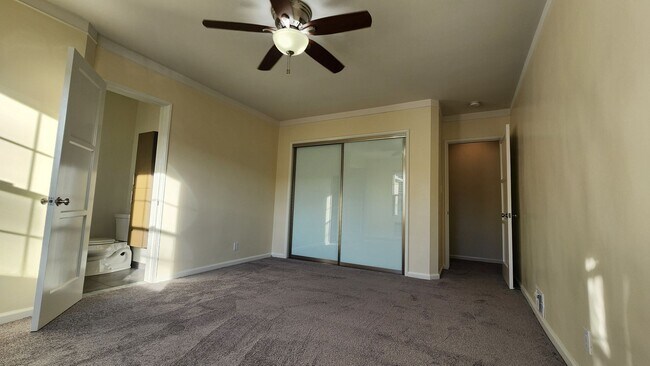 Building Photo - 1433 Selby Ave