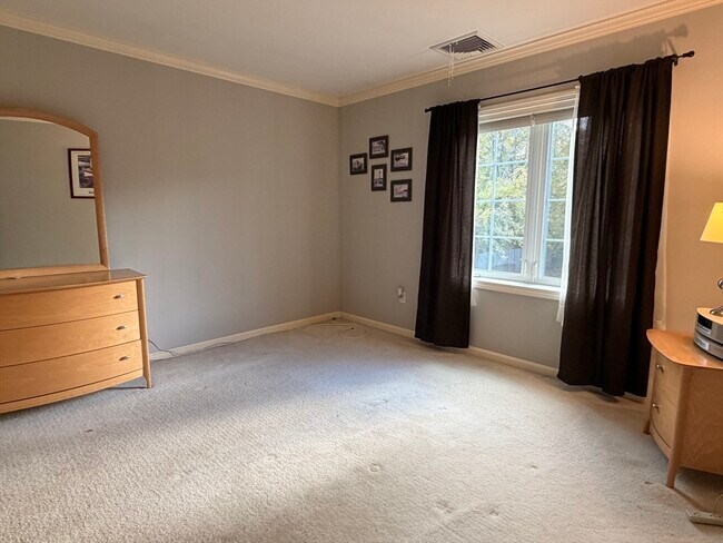 Building Photo - 7 Conant Rd