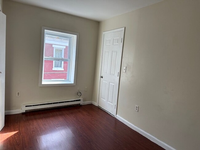 Building Photo - Brand New Kitchen with Granite Countertops...