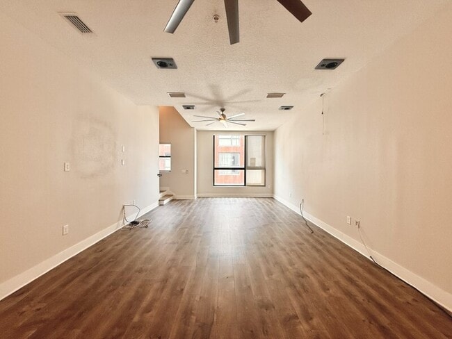 Building Photo - 136 8th St N