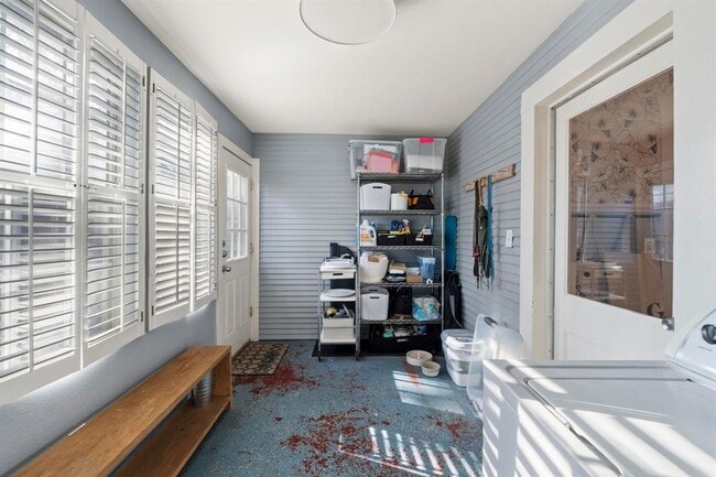 Building Photo - 1805 Brackenridge St