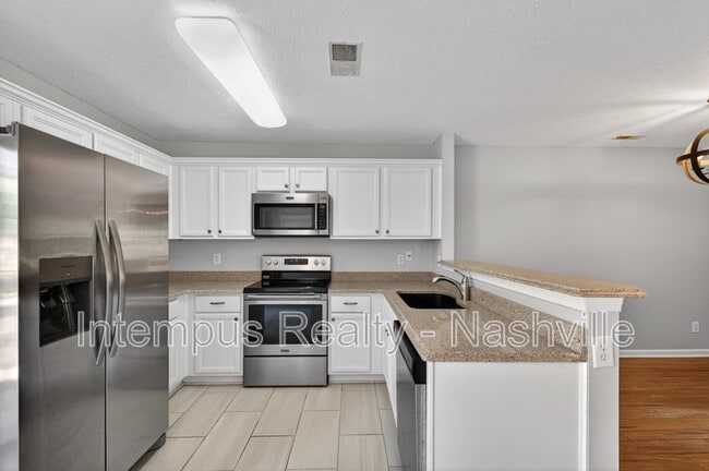 Building Photo - 3271 Harpeth Springs Dr