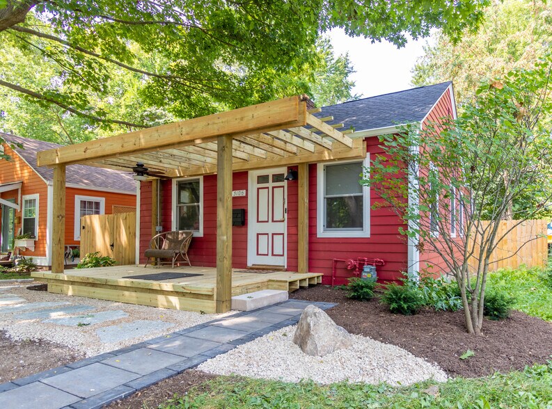 Building Photo - 5106 Rosslyn Ave