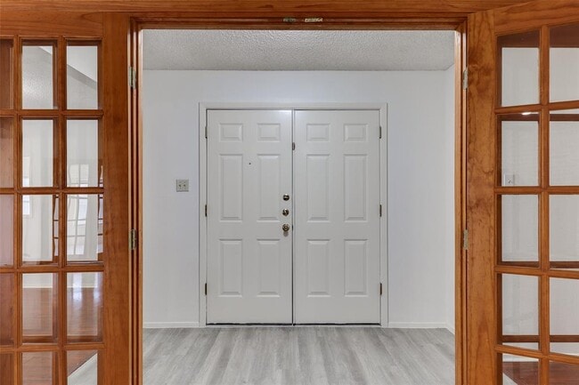 Building Photo - 10401 Wagon Gap Dr