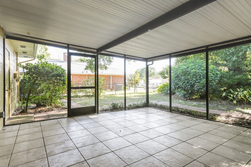 Building Photo - 1212 Hunt Ave