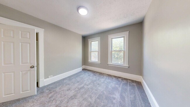 Building Photo - Cudell/West Blvd neighborhood; 4 bedroom/1 bath single family house for rent!
