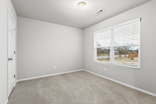 Building Photo - Gorgeous home ready for you!