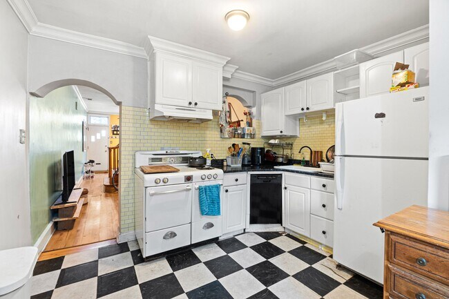 Building Photo - 3229 Almond St