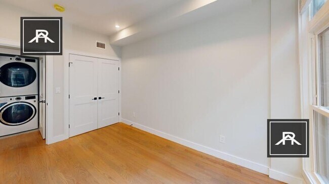 Building Photo - 3 bedroom in Boston MA 02116