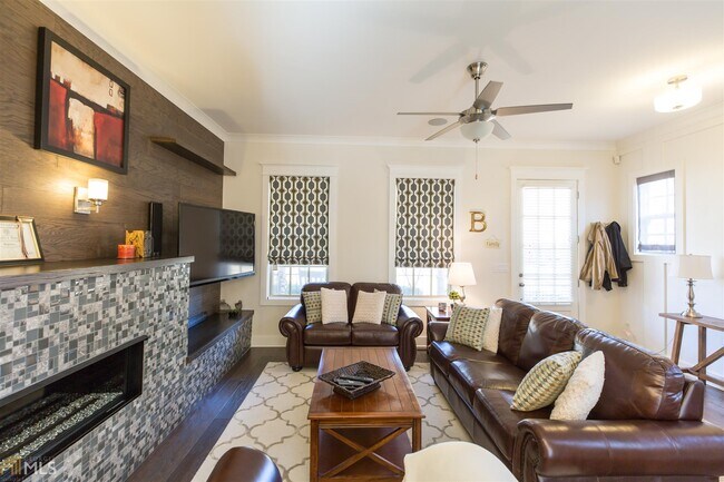 Building Photo - 3348 Turngate Ct