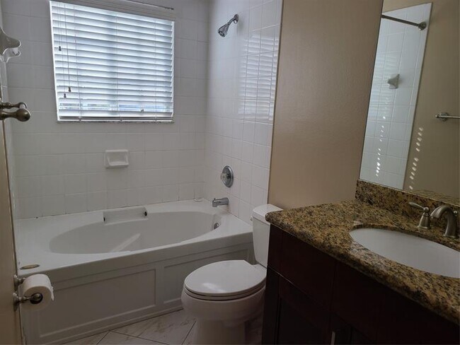 Building Photo - 1427 SW 48th Terrace