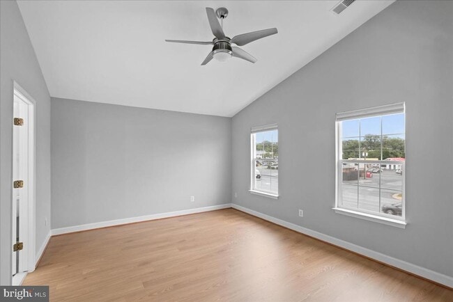 Building Photo - 6350 Regal Oak Dr