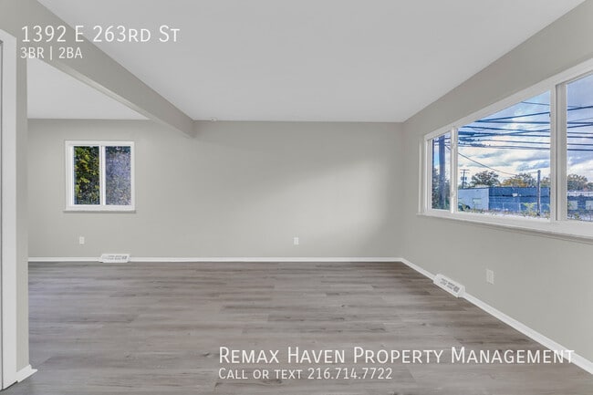 Building Photo - 1392 E 263rd St