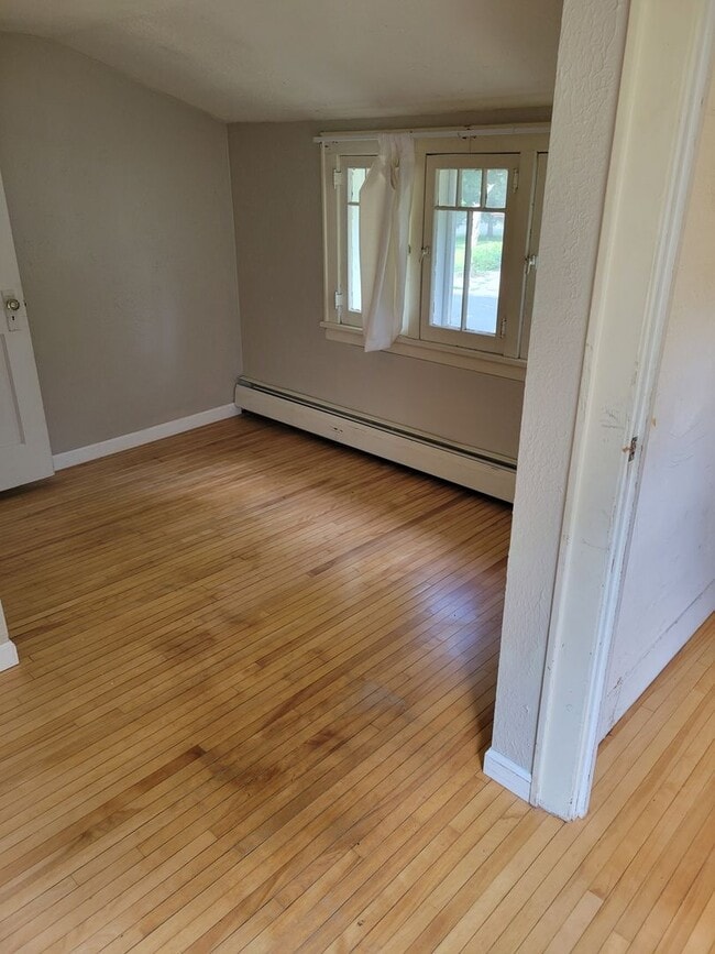 Building Photo - Single Family Home