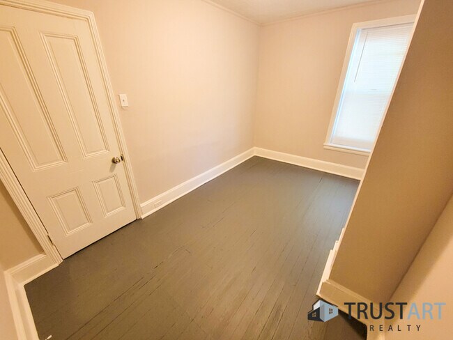 Building Photo - 4839 Merion Ave