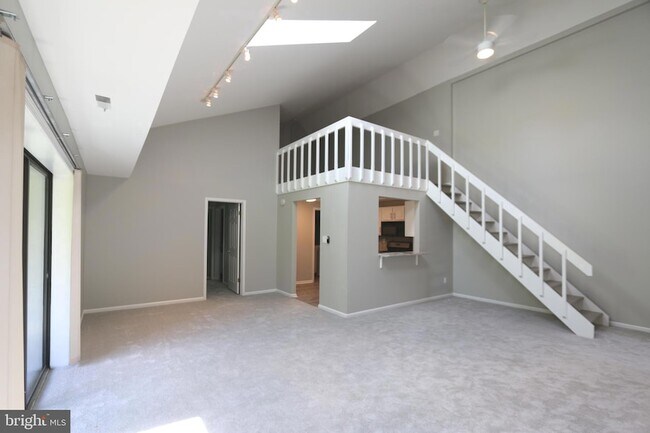 Building Photo - 1709 Mountainview Dr