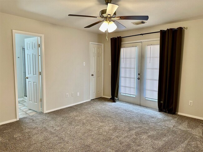 Building Photo - 3910 Mossy Pl Ln
