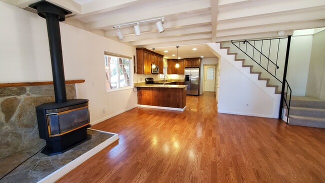 Building Photo - LONG-TERM RENTAL: Great Cedar Flat Home with Carport & Gas Fireplace!