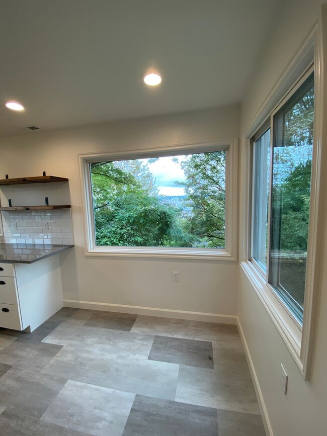 Building Photo - Remodeled Seattle Home on a corner lot, Av...