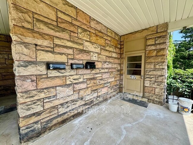 Building Photo - 212 N Highland Ave