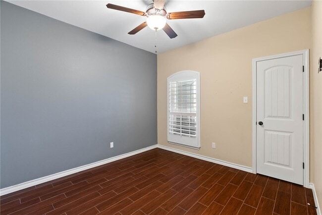 Building Photo - 2729 Gold Rush Ln