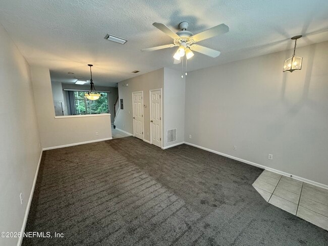 Building Photo - 8428 Thornbush Ct