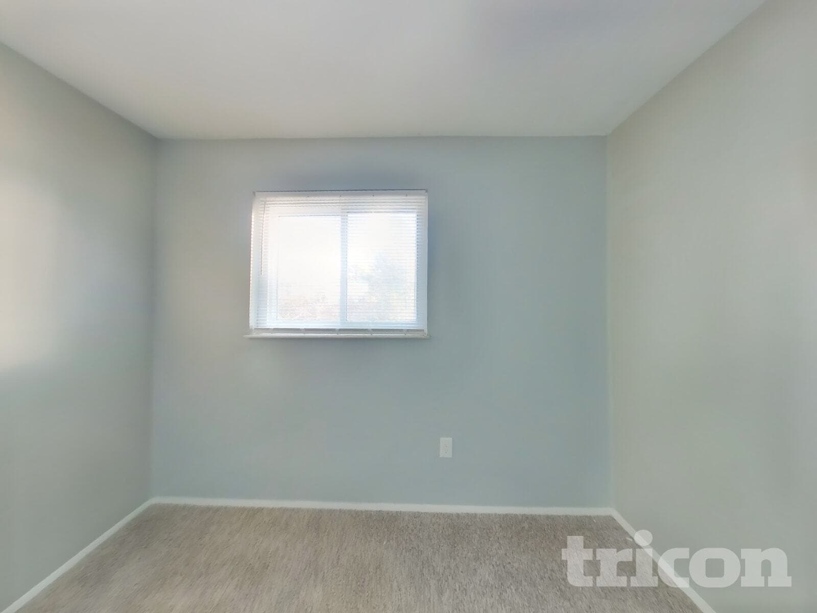 Building Photo - 12345 Bonfire Dr