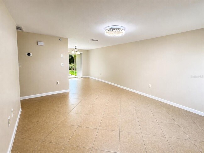 Building Photo - 257 Camillia Ln
