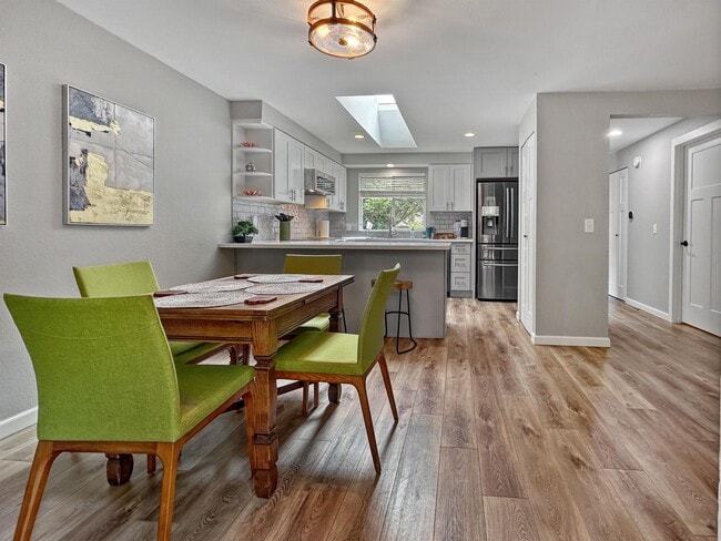 Building Photo - 13316 NE 137th Pl