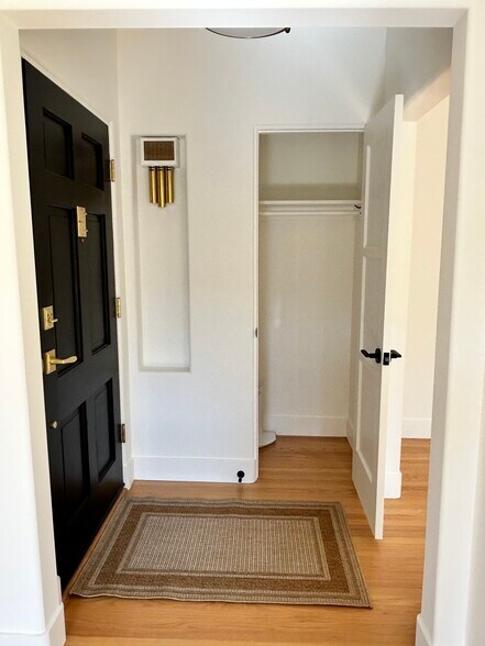 Building Photo - 4565 Estrella Ave