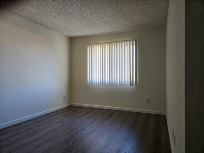 Building Photo - 2624 W Porter Ave