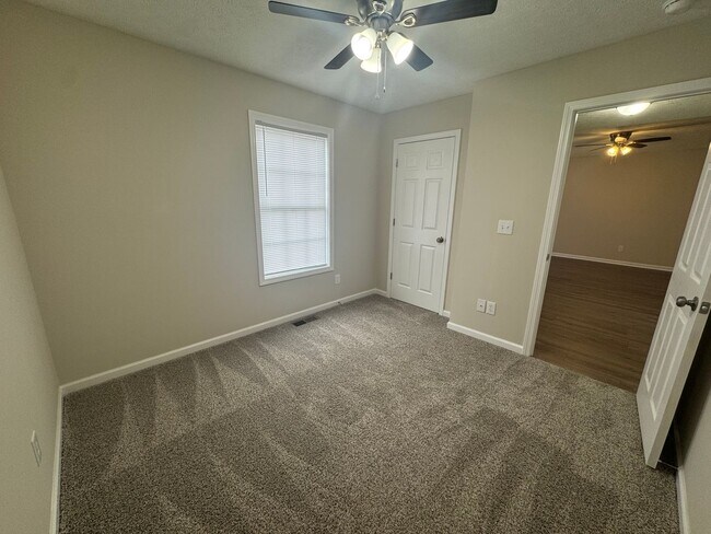 Building Photo - Newly Renovated 3BR 2BA home close to GM, ...