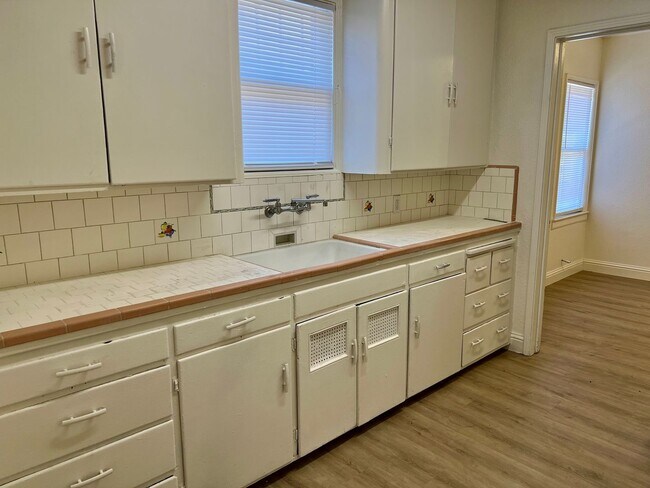 Building Photo - 1310-1314 P St