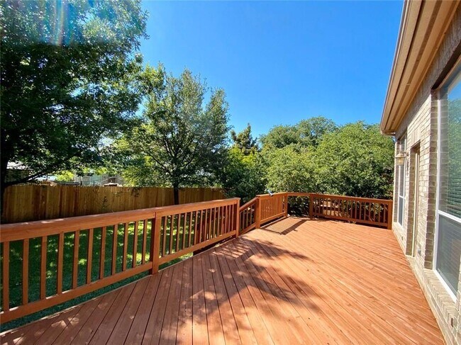 Building Photo - 2806 Cool River Loop