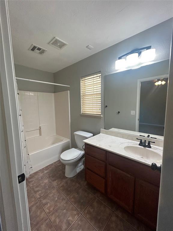 Building Photo - 1925 Olde School Rd