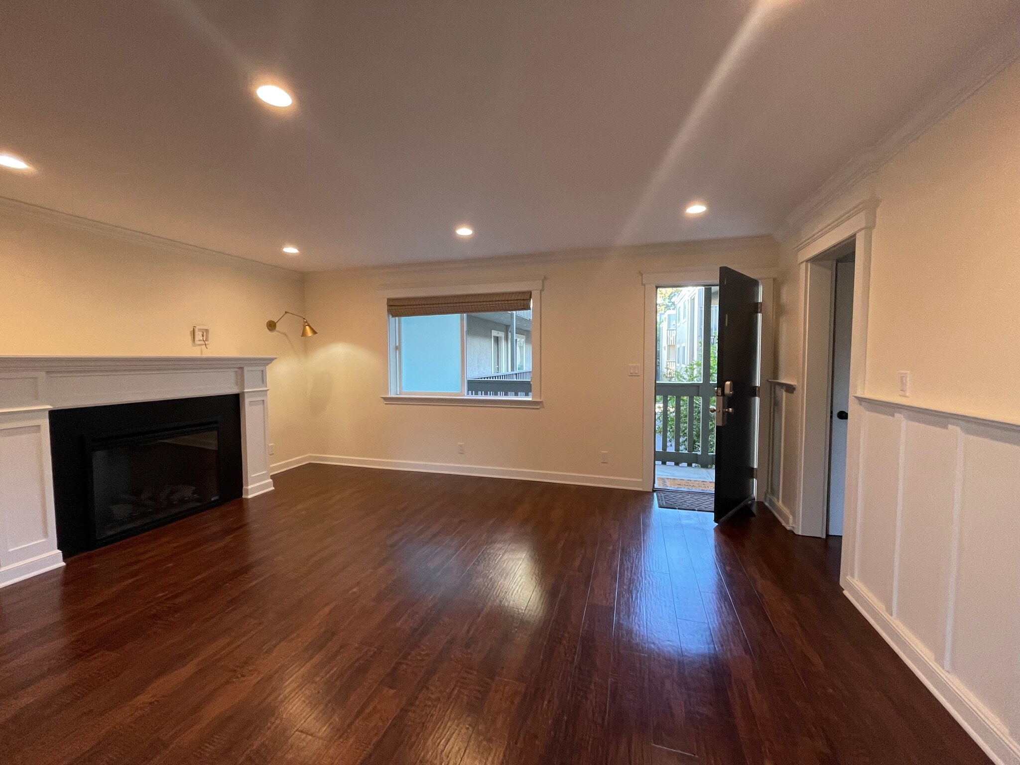 Building Photo - 480 E Okeefe St