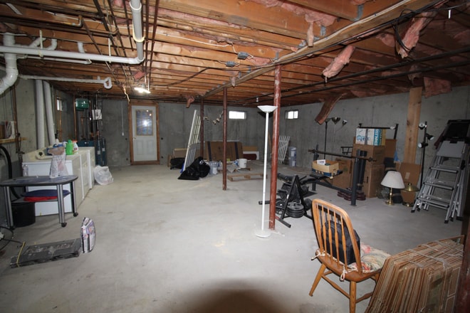 Building Photo - 63 Newton St