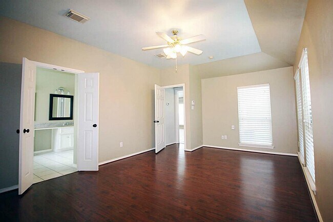 Building Photo - 21922 Golden Cedar Dr