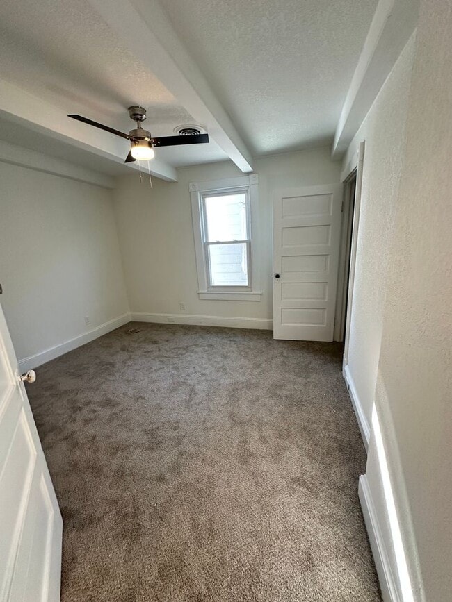 Building Photo - Gorgeous Four Bedroom Completed Upgraded