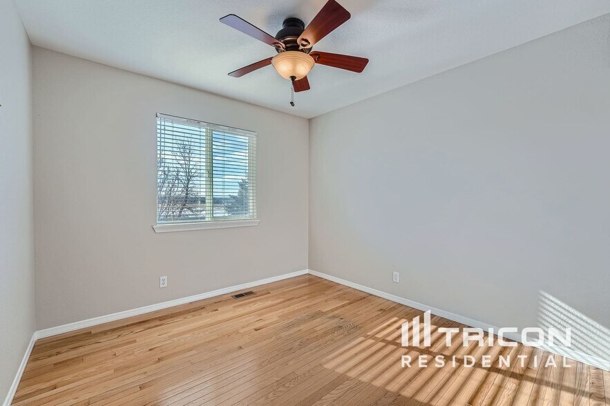 Building Photo - 1220 Sunset Way