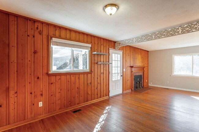 Building Photo - 3613 Old Ringgold Rd