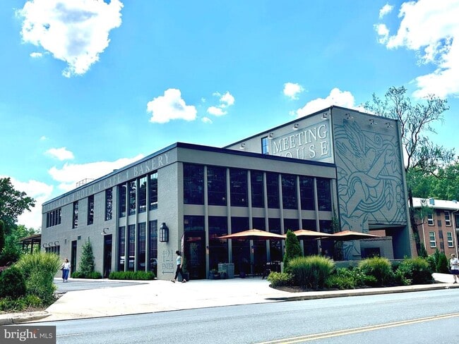 Building Photo - 411 Hampton Ct