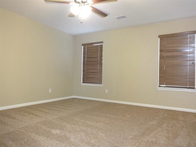 Building Photo - 29427 Legends Hill Dr