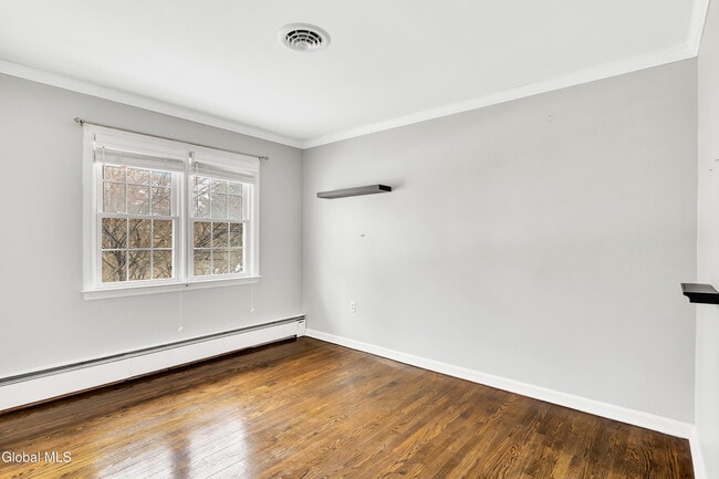 Building Photo - 15 Brookwood Dr