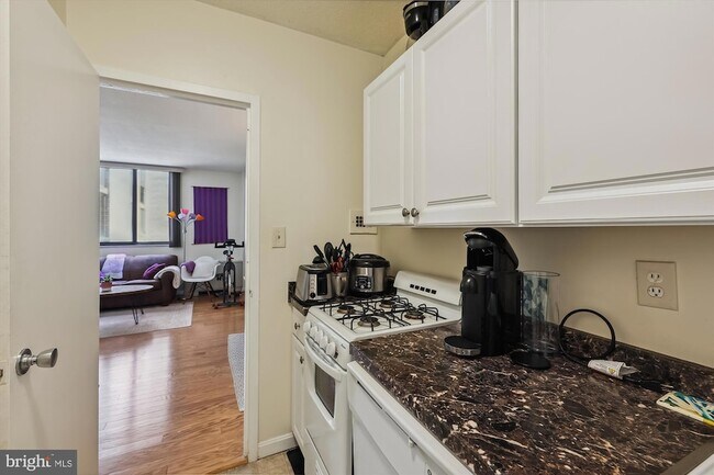 Building Photo - 4242 East-West Highway Unit 420