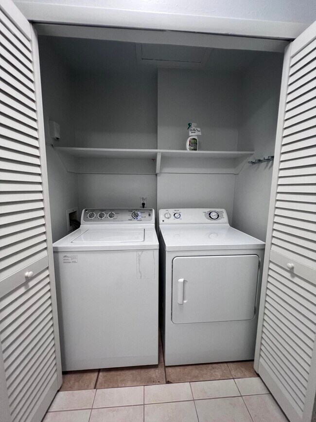 Building Photo - 1851 Long Iron Dr